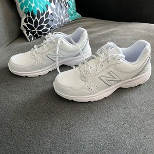 Brand new women’s New Balance sneakers